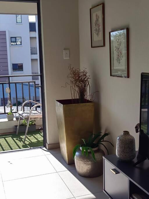 Classy And Cosy Apt - Dainfern Sandton Esterno foto