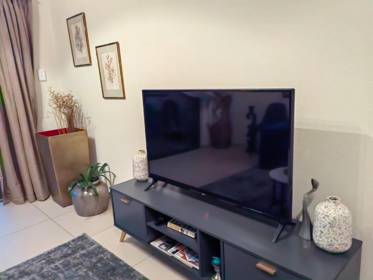 Classy And Cosy Apt - Dainfern Sandton Esterno foto